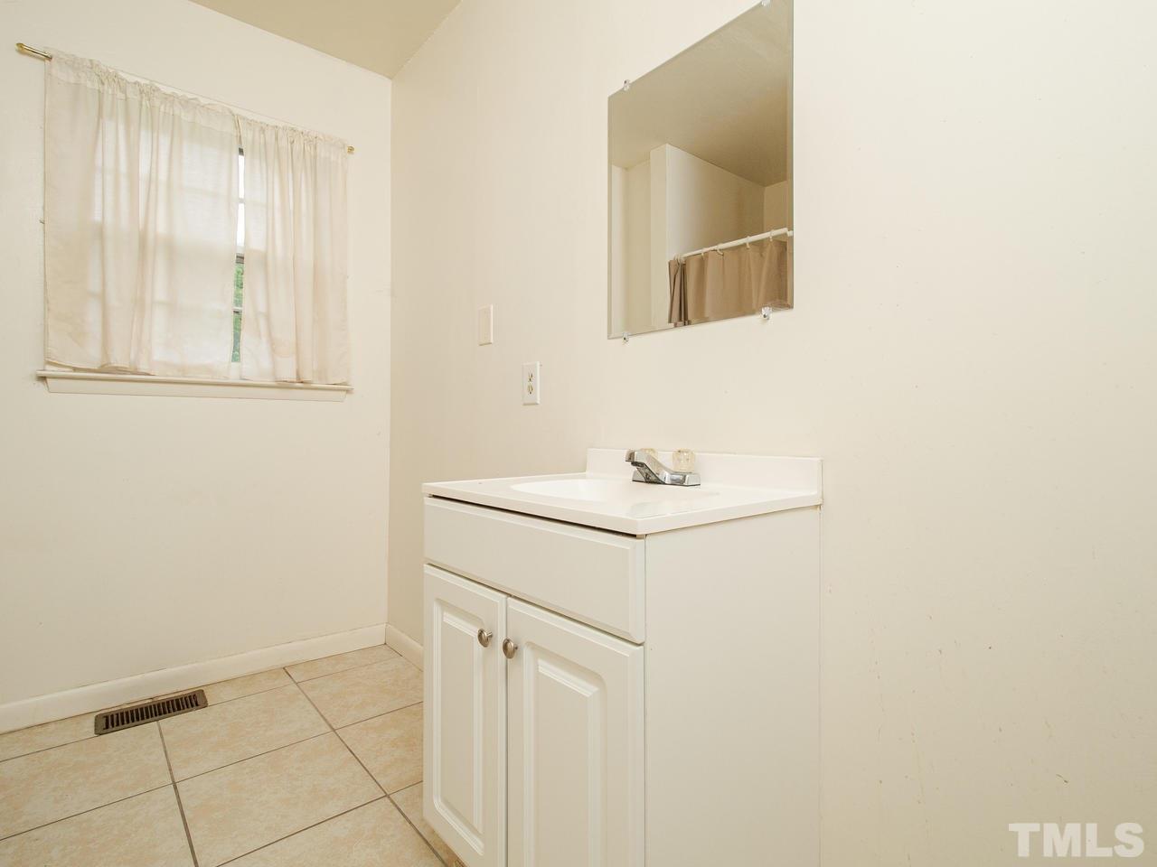 305 Myrtle Road Selma, NC 27576 - Photo 13 of 23 Gallery Image 13