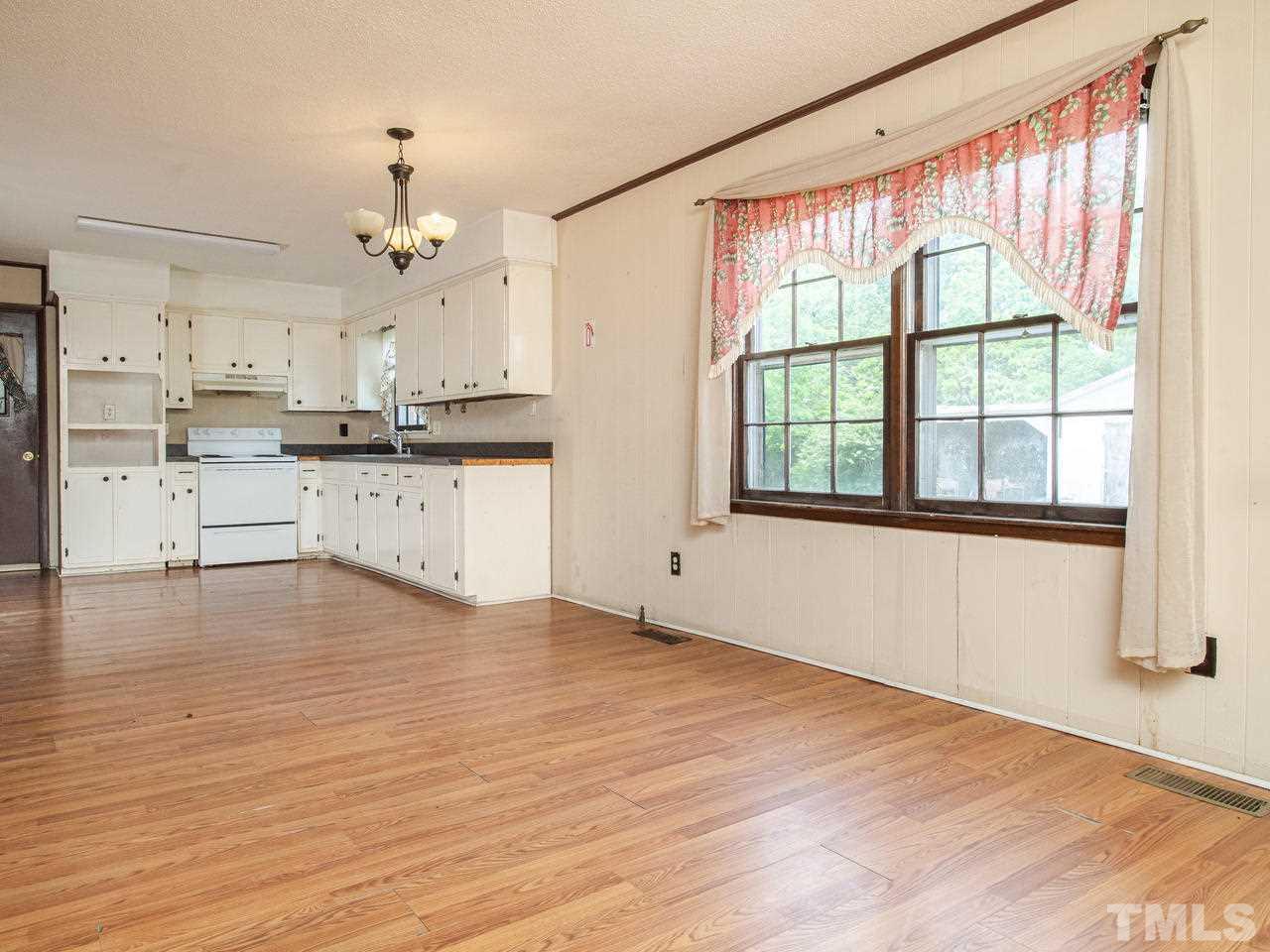 305 Myrtle Road Selma, NC 27576 - Photo 5 of 23 Gallery Image 5