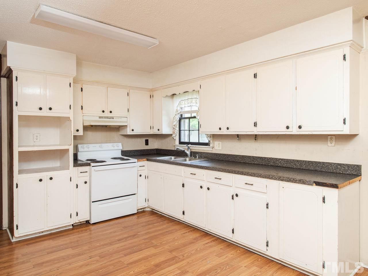 305 Myrtle Road Selma, NC 27576 - Photo 6 of 23 Gallery Image 6