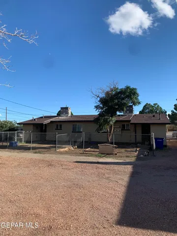$395,000 | 423 North Carolina Drive, El Paso, TX 79915