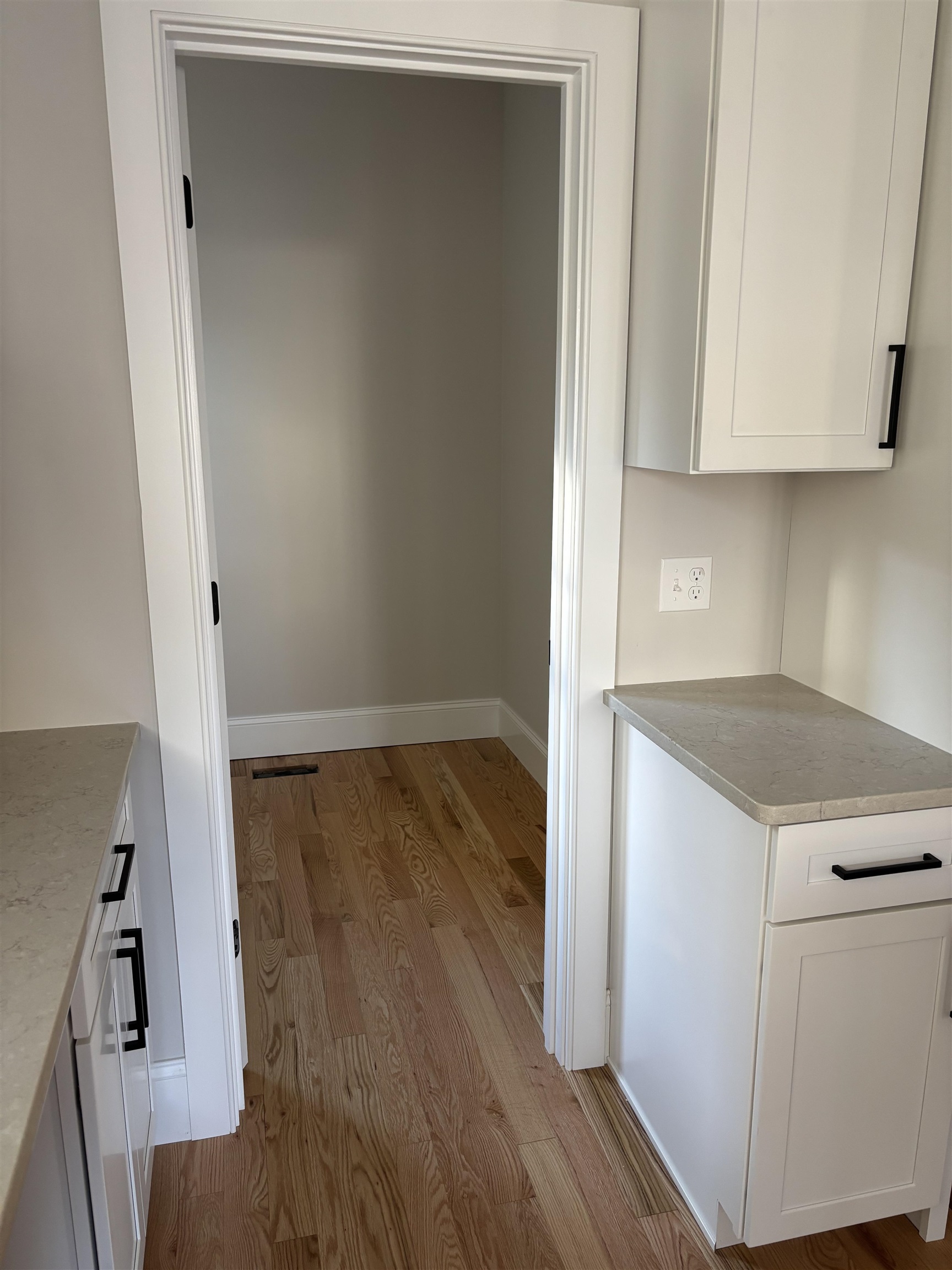 113 Concord Street Nashua, NH 03064 - Photo 16 of 45