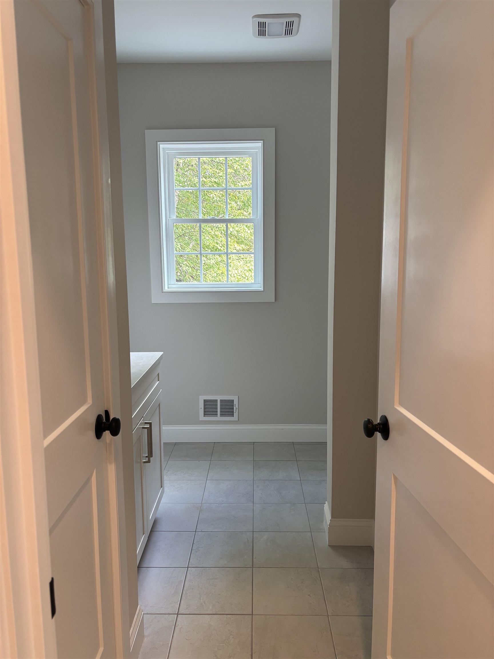 113 Concord Street Nashua, NH 03064 - Photo 27 of 45