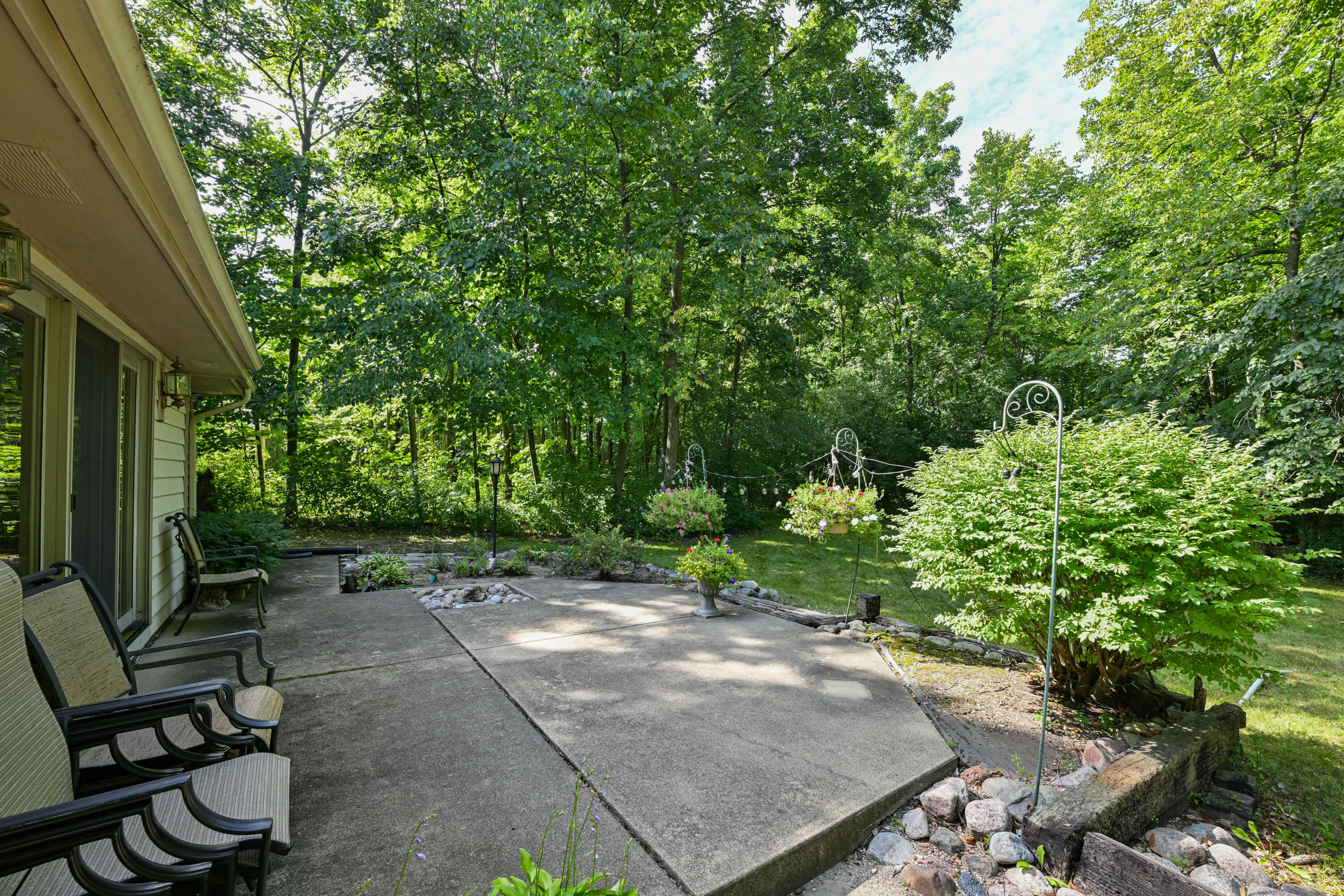 4120 West Puetz Road Franklin, WI 53132 - Photo 32 of 40 Patio