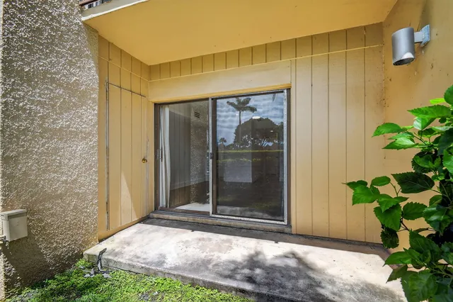 $188,000 | 4661 Fountains Drive South, Unit 112, Lake Worth, FL 33467