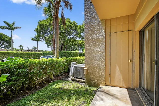 $188,000 | 4661 Fountains Drive South, Unit 112, Lake Worth, FL 33467