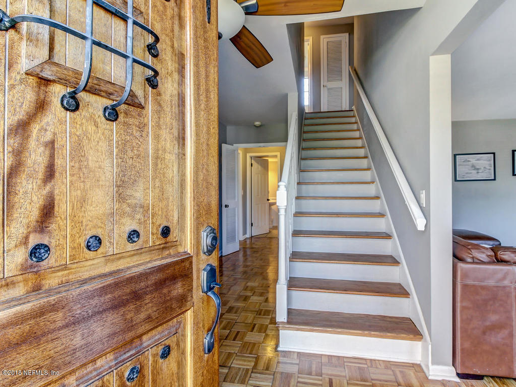1041 Glen Echo Road Jacksonville, FL 32211 - Photo 5 of 40 a view of an entryway
