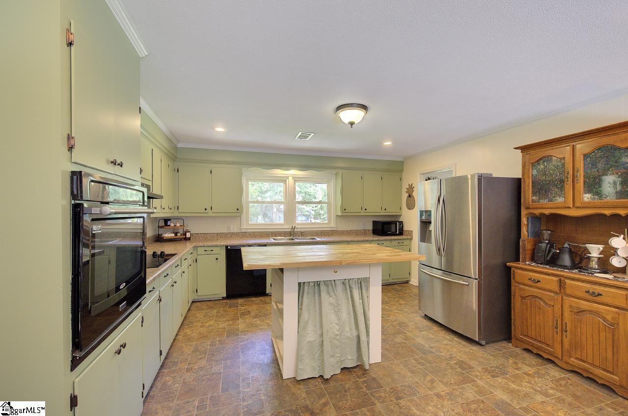 303 Mill St Extension Williamston, SC 29697 - Photo 11 of 29