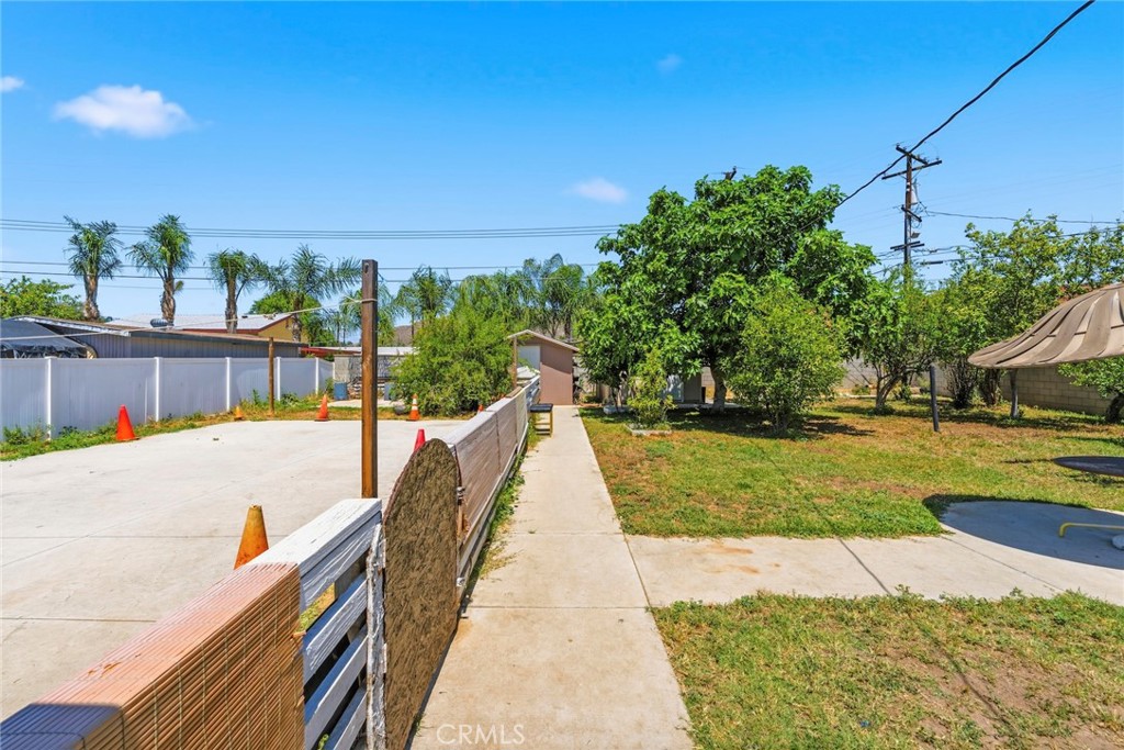 10363 Wagner Way Riverside, CA 92505 - Photo 19 of 26 a view of street with a yard