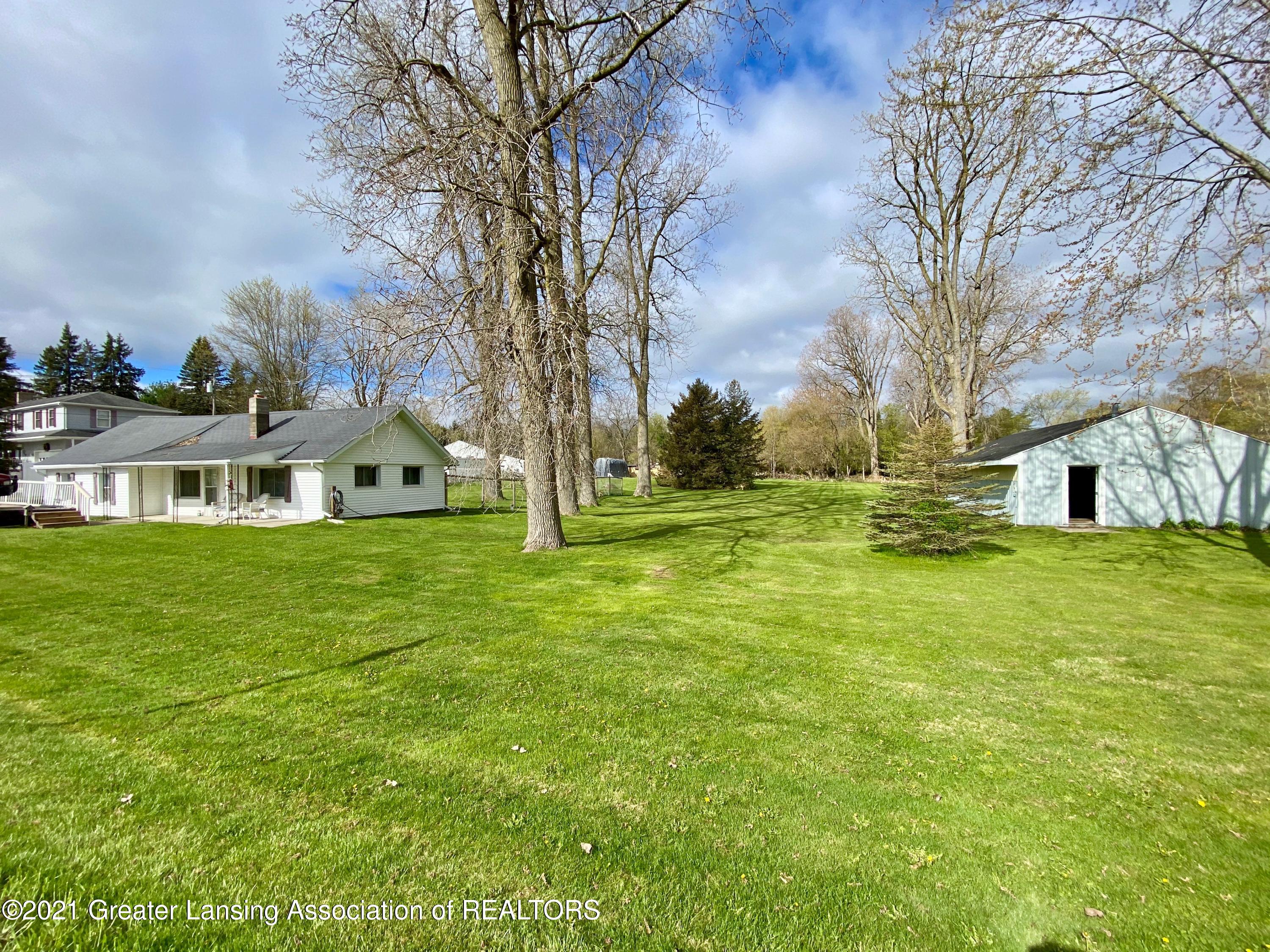 Home with Pole Barn