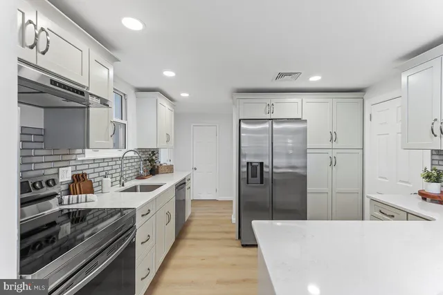 $699,000 | 14 Valley View Lane, Newtown Square, PA 19073