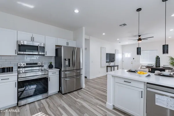 $2,600 | 4815 South 28th Street, Unit 2, Phoenix, AZ 85040