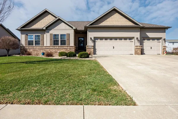 $454,000 | 2709 Piney Run, Bloomington, IL 61705