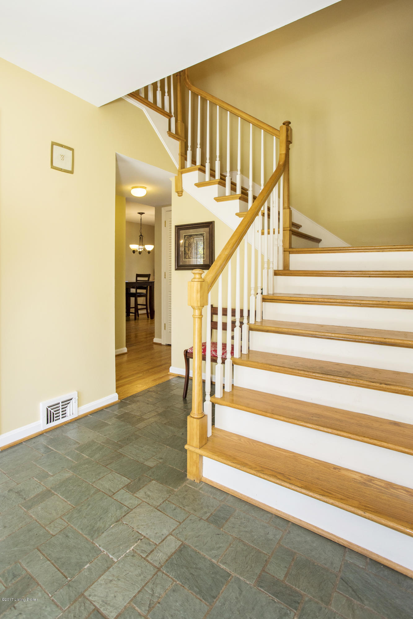 8205 Old Gate Road Louisville, KY 40241 - Photo 6 of 42 8-foyer
