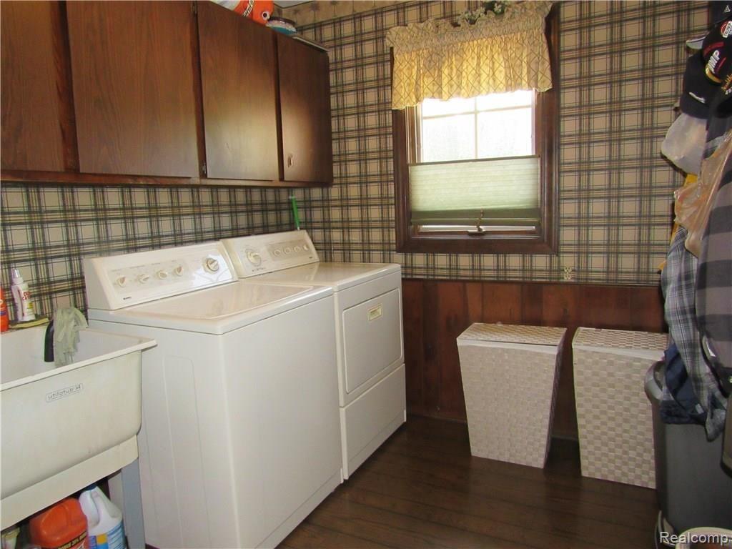 23801 Irwin Road Armada, MI 48005 - Photo 27 of 36 LAUNDRY ROOM