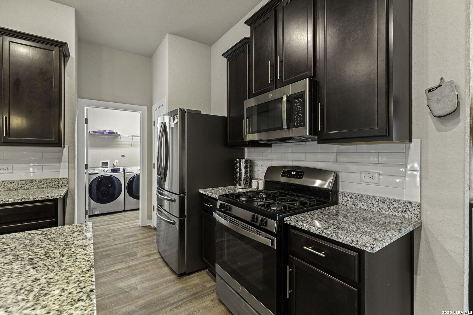 10759 Francisco Way Converse, TX 78109 - Photo 12 of 31