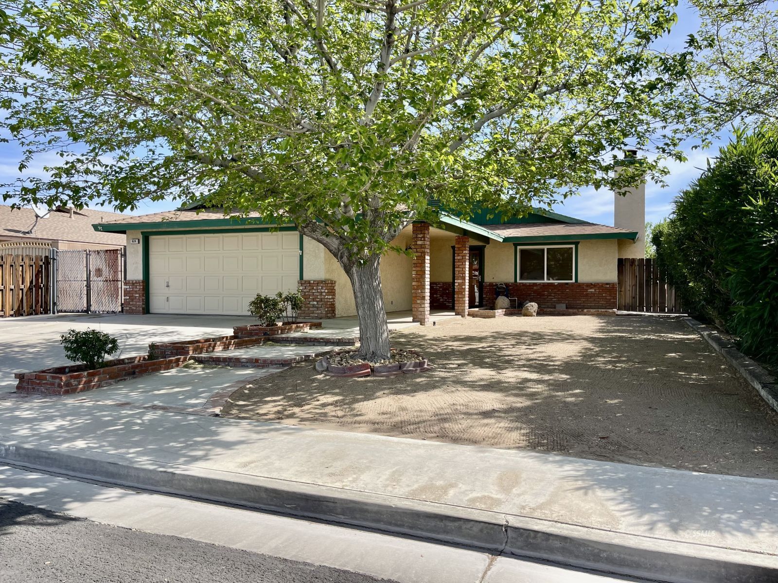 624 Sherwood Court Ridgecrest, CA 93555 - Photo 1 of 30