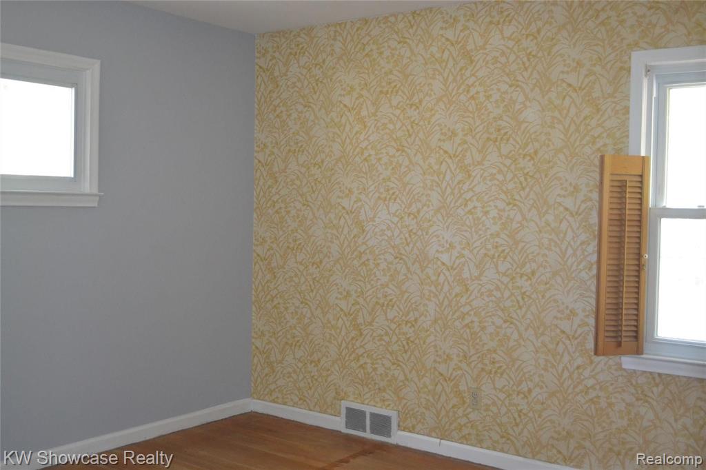 1528 East Maple Road Birmingham, MI 48009 - Photo 10 of 22