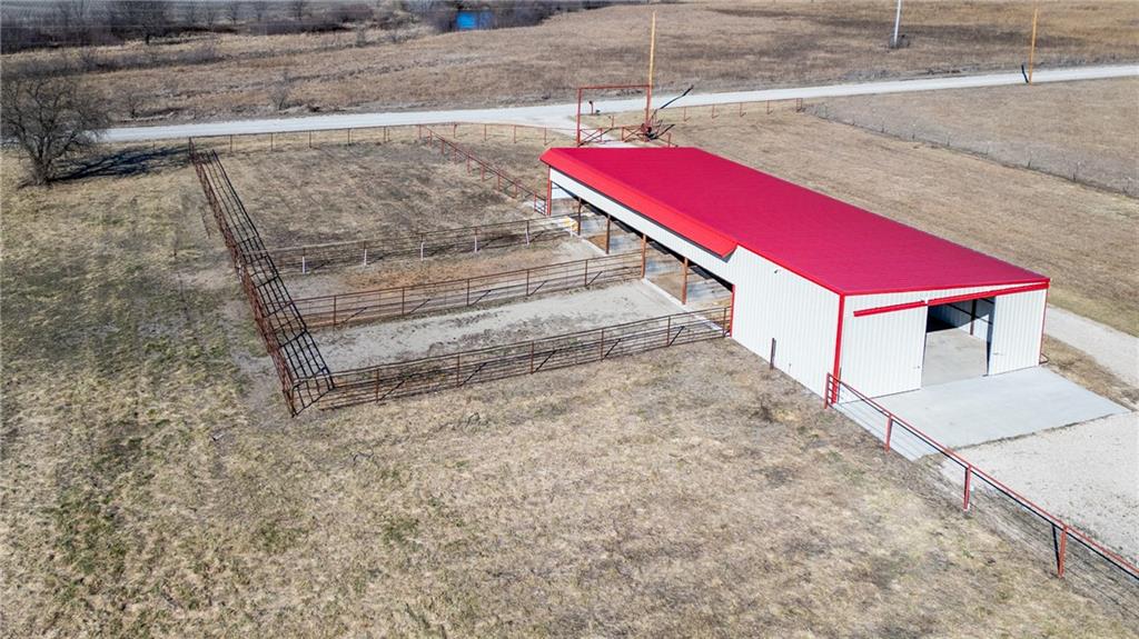 7406 Southwest Docking Road Auburn, KS 66402 - Photo 13 of 42