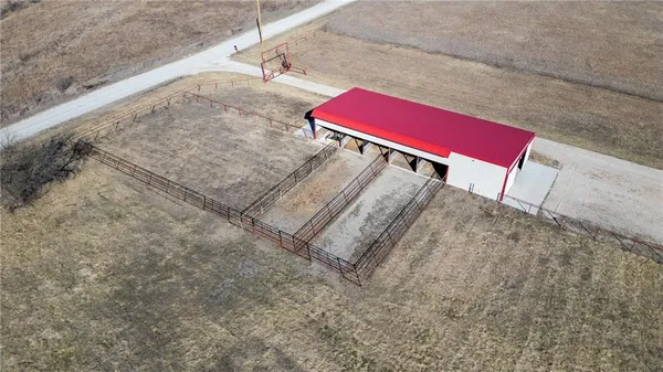 $699,999 | 7406 Southwest Docking Road, Auburn, KS 66402