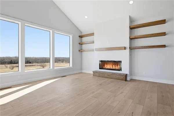 $699,999 | 7406 Southwest Docking Road, Auburn, KS 66402