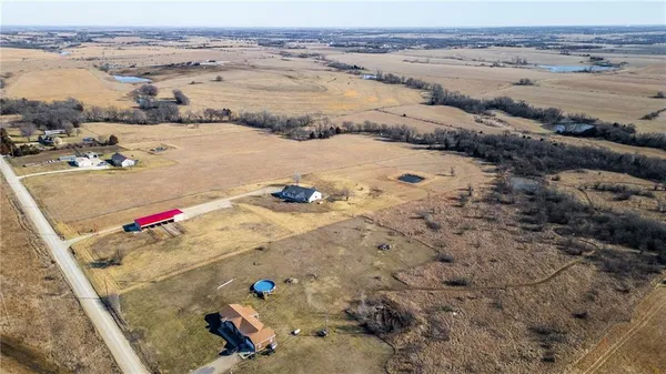 $699,999 | 7406 Southwest Docking Road, Auburn, KS 66402