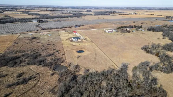 $699,999 | 7406 Southwest Docking Road, Auburn, KS 66402