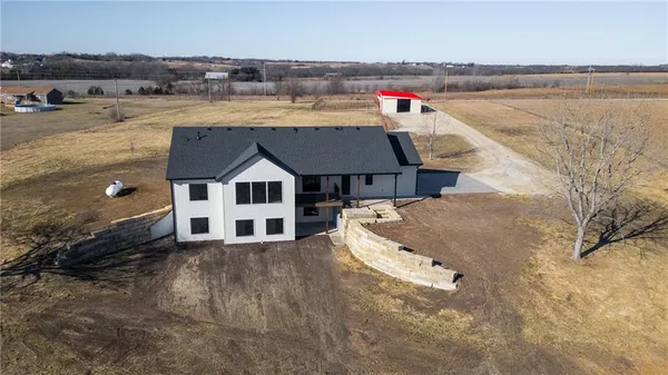 $699,999 | 7406 Southwest Docking Road, Auburn, KS 66402