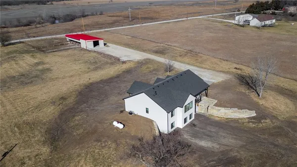 $699,999 | 7406 Southwest Docking Road, Auburn, KS 66402
