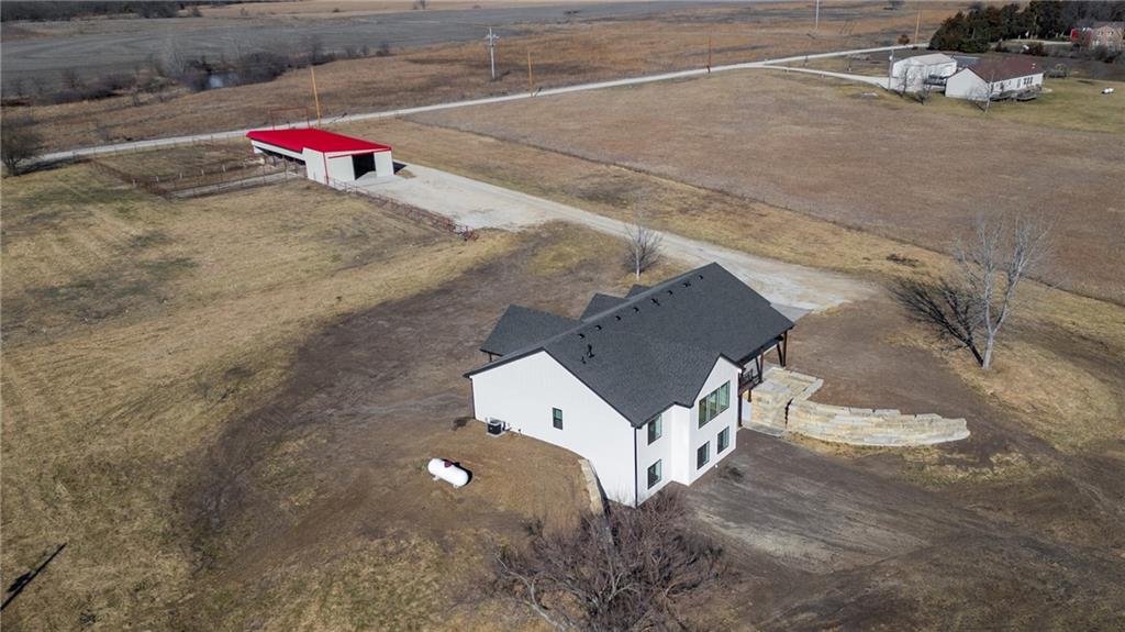 7406 Southwest Docking Road Auburn, KS 66402 - Photo 9 of 42