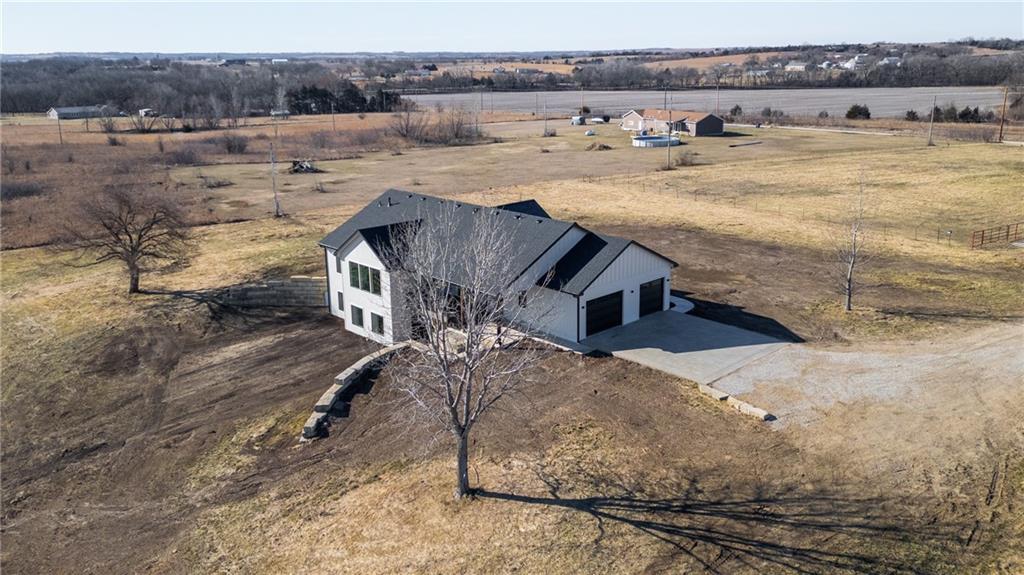 7406 Southwest Docking Road Auburn, KS 66402 - Photo 10 of 42