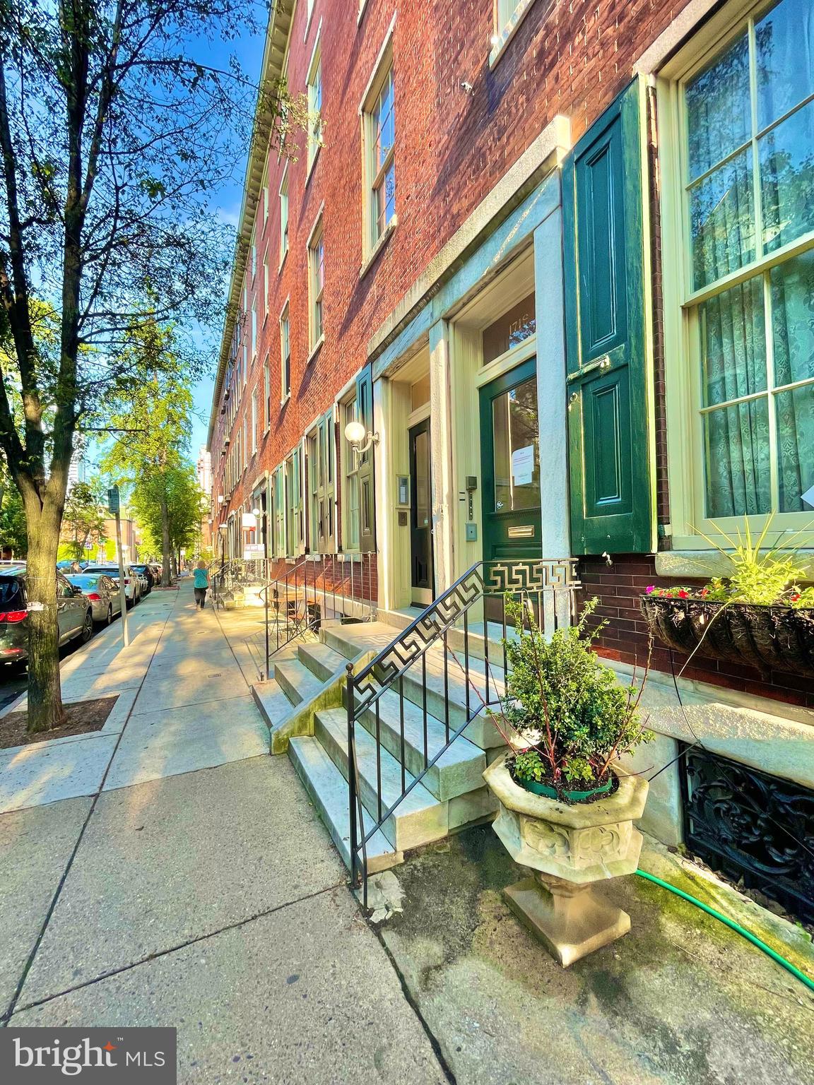 1716 Pine Street, Unit 1R Philadelphia, PA 19103 - Photo 2 of 16