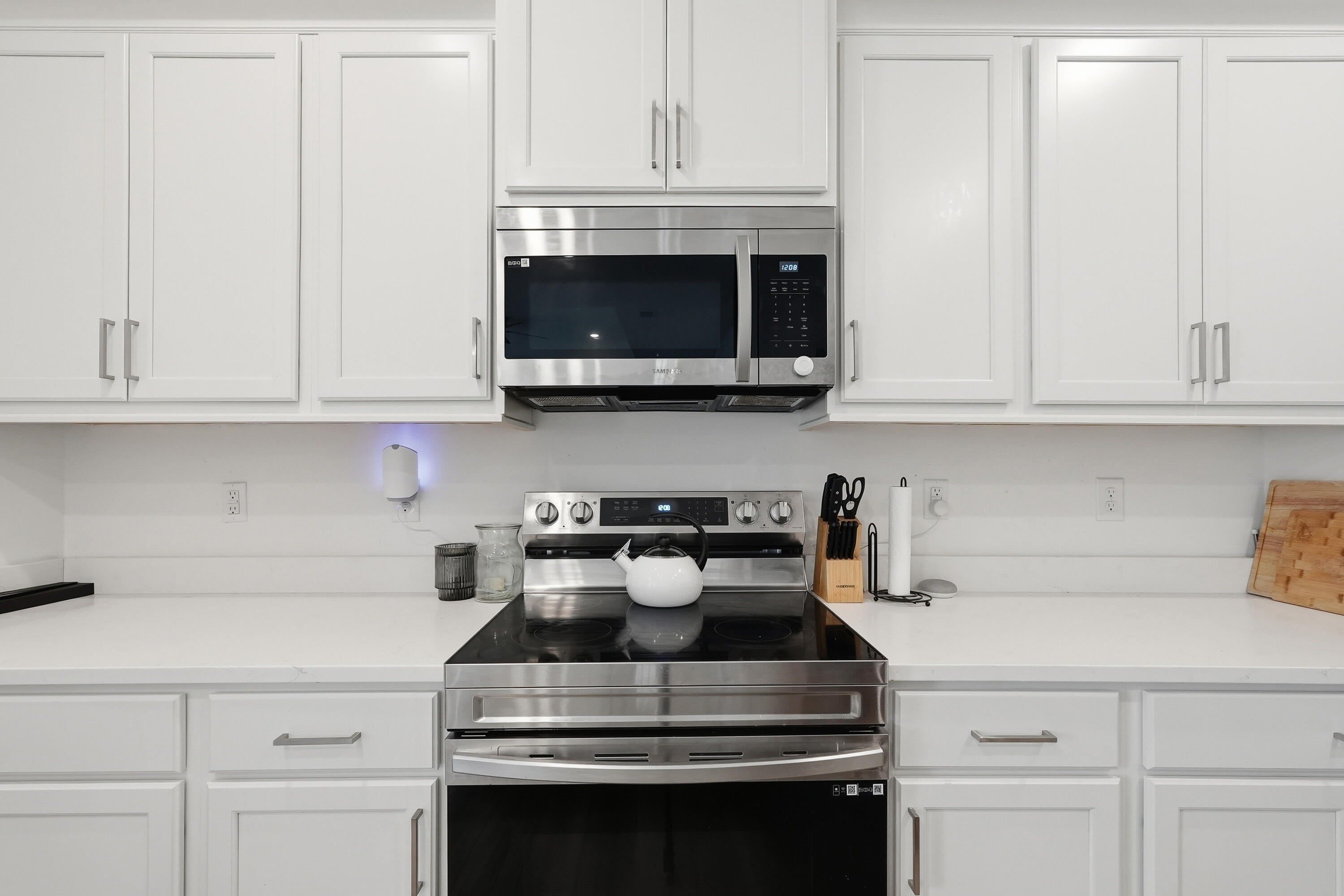125 Blooming Cove Crestview, FL 32539 - Photo 32 of 55 a stove top oven sitting inside of a kitchen