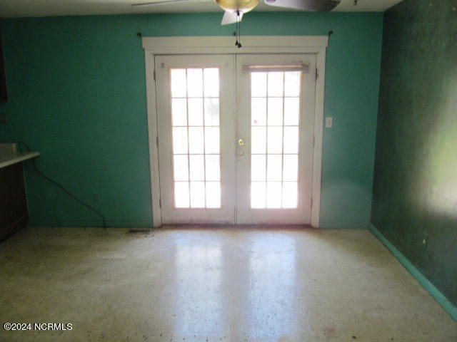 201 Stratford Road Havelock, NC 28532 - Photo 4 of 27 Dining Room View 1