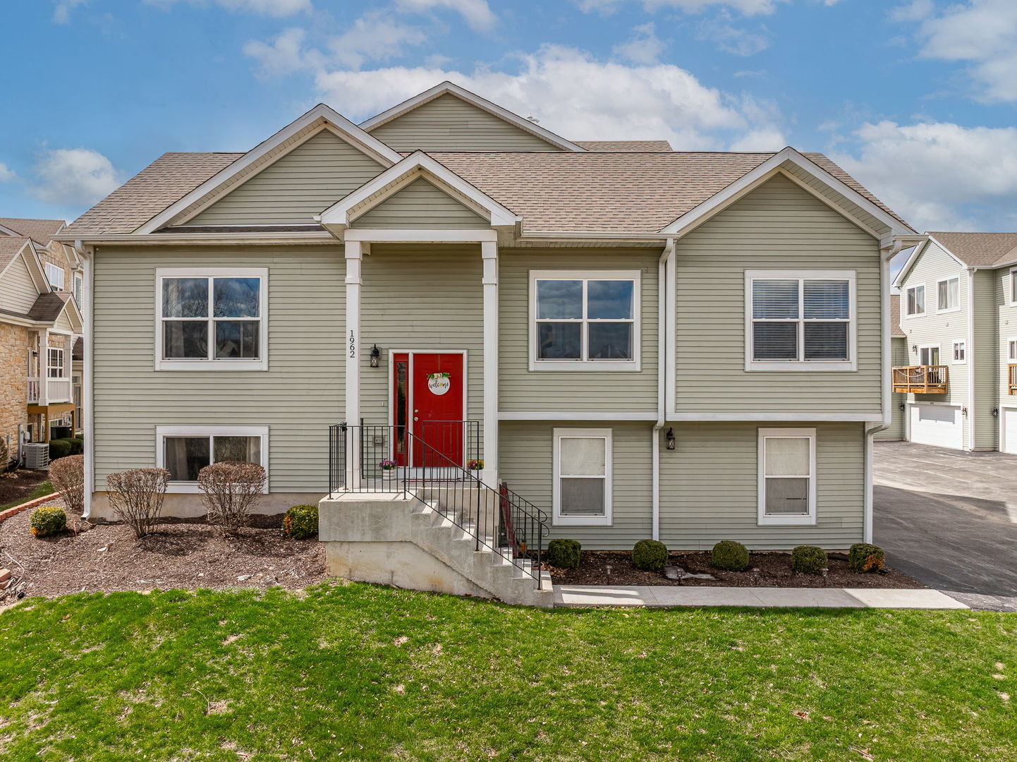 1962 Rena Lane Yorkville, IL 60560 - Photo 1 of 31