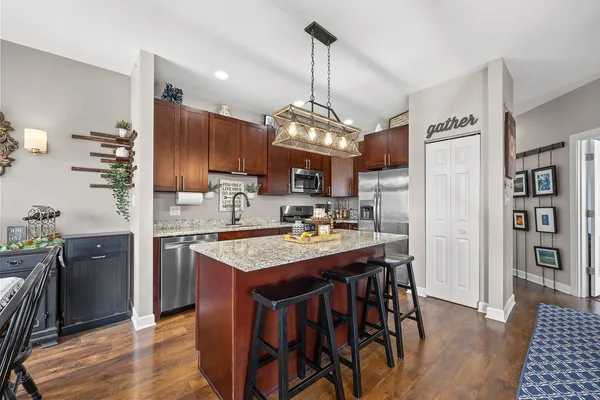 $288,000 | 1962 Rena Lane, Yorkville, IL 60560
