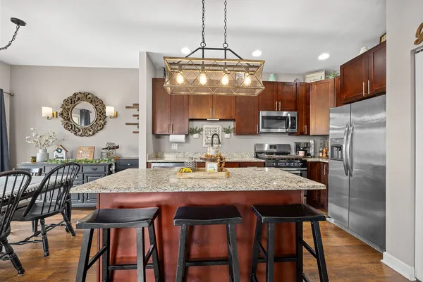 $288,000 | 1962 Rena Lane, Yorkville, IL 60560