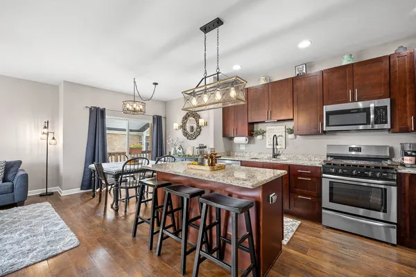 $288,000 | 1962 Rena Lane, Yorkville, IL 60560