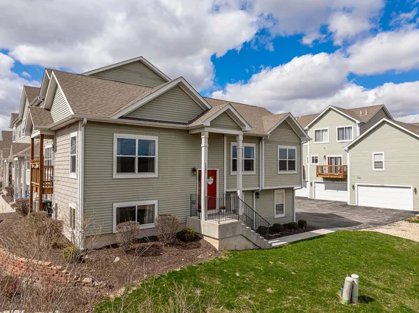 $288,000 | 1962 Rena Lane, Yorkville, IL 60560