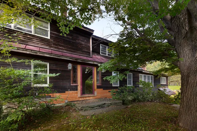 $585,000 | 46 Runnals Road, Hartford, VT 05001