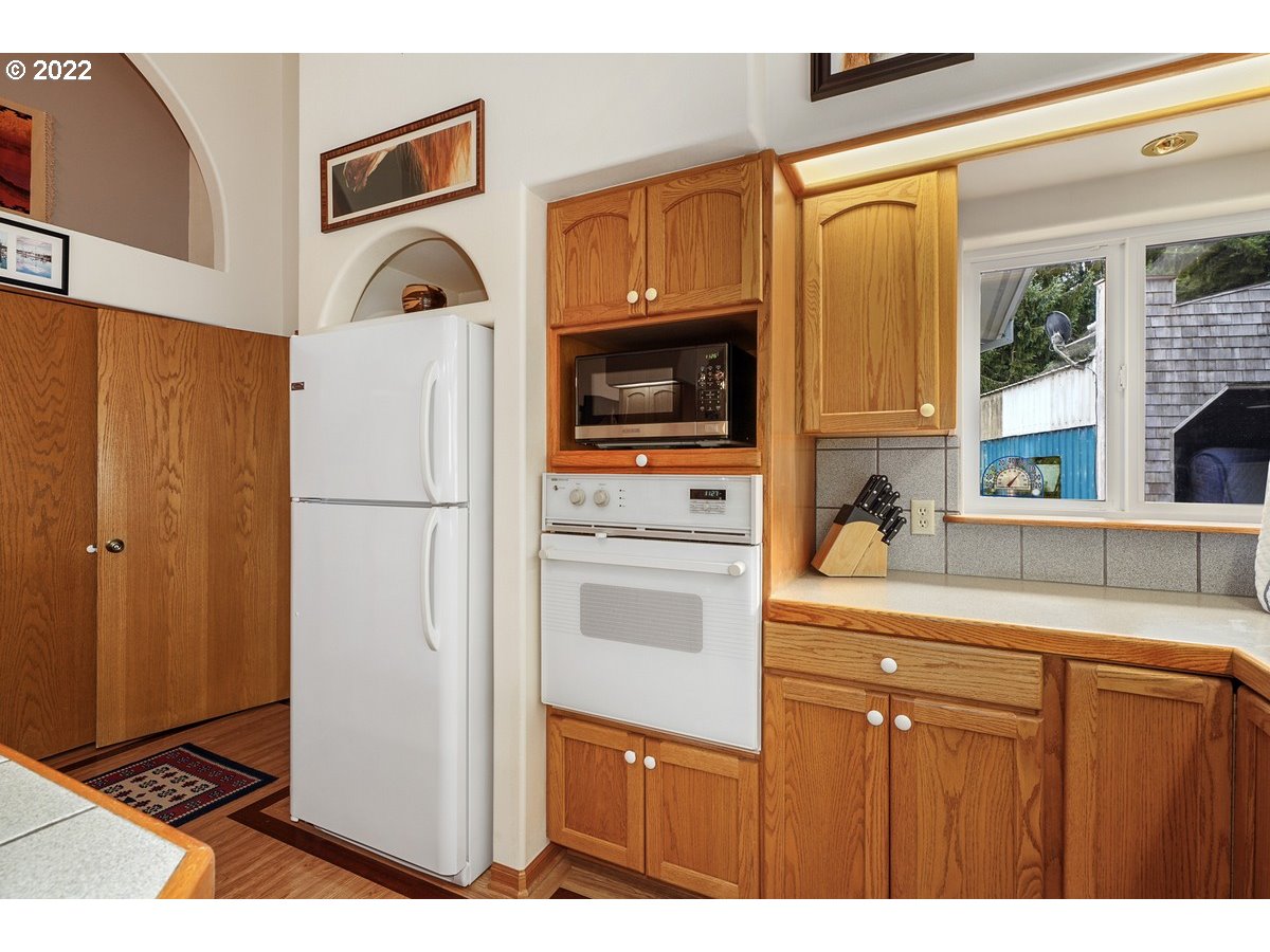 37275 Jenck Road Cloverdale, OR 97112 - Photo 15 of 32