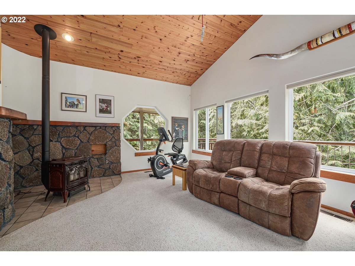 37275 Jenck Road Cloverdale, OR 97112 - Photo 6 of 32