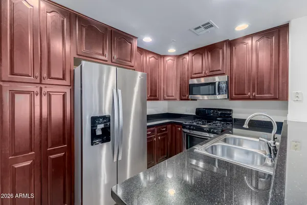 $300,000 | 5450 East Deer Valley Drive, Unit 3019, Phoenix, AZ 85054