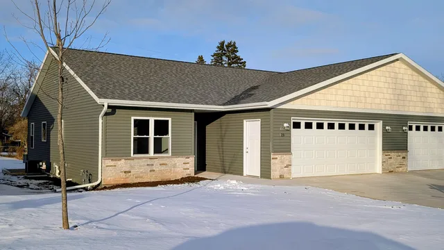 $268,500 | 128 Evergreen Lane, Chilton, WI 53014