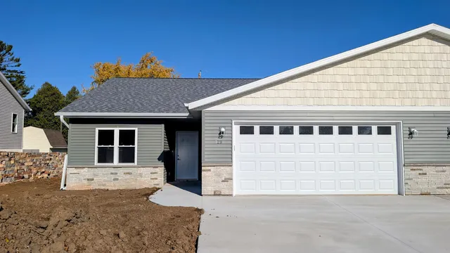 $268,500 | 128 Evergreen Lane, Chilton, WI 53014