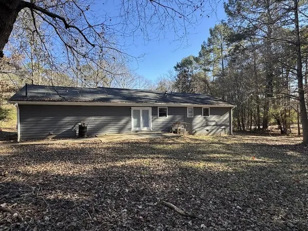 a front view of house with yard
