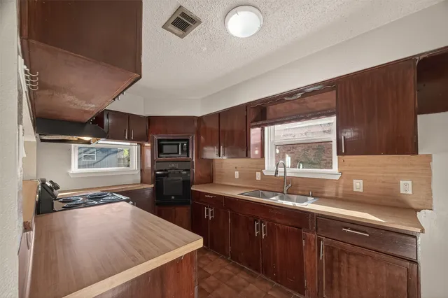 $1,500 | 1211 Helms Road, Houston, TX 77088