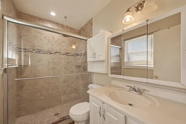 $1,500 | 1211 Helms Road, Houston, TX 77088