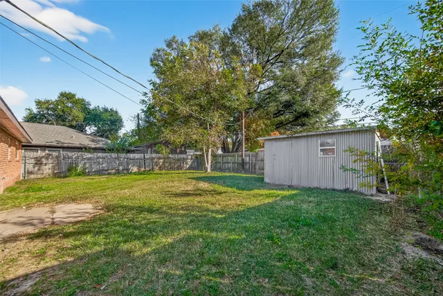 $1,500 | 1211 Helms Road, Houston, TX 77088