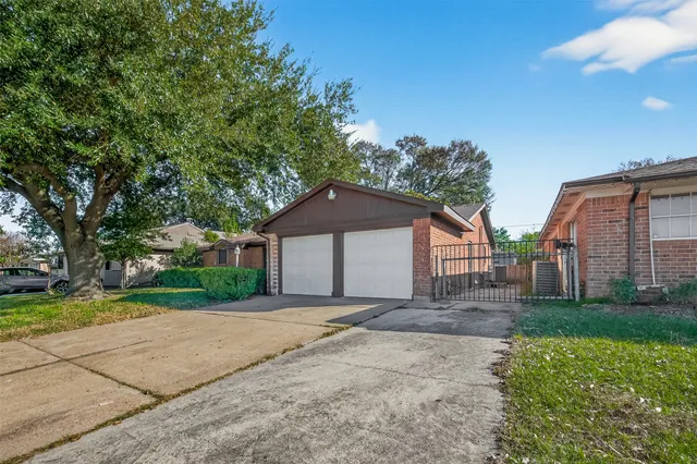 $1,500 | 1211 Helms Road, Houston, TX 77088
