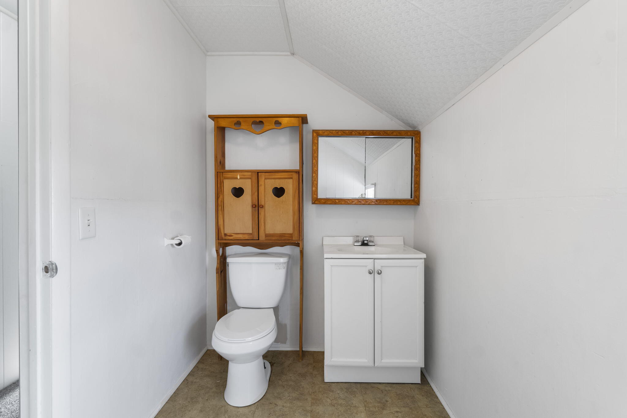 214 East State Street Cheboygan, MI 49721 - Photo 21 of 37 26-web-or-mls-DSC04689